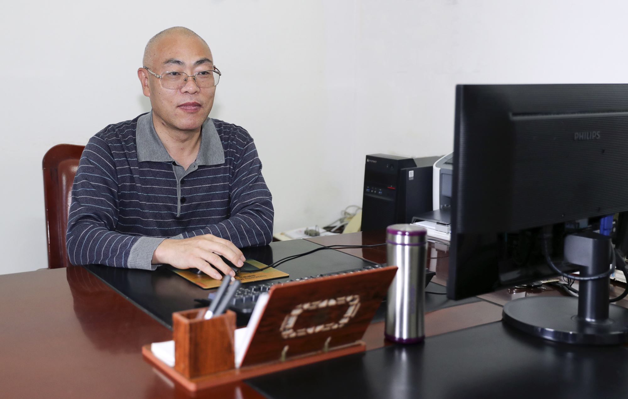陈纯海  达州日报社副县级干部
